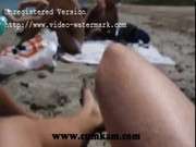 Писуши девушки в пляже скрити камера видео